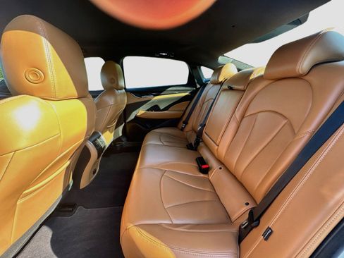 Used 2018 Buick LaCrosse Essence FWD image 26