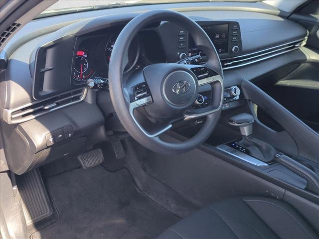 Used 2022 Hyundai Elantra SEL FWD image 10