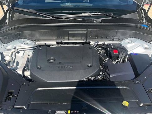 Certified 2025 Volvo XC90 B6 Plus image 13