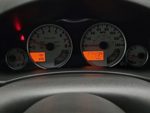 Used 2015 Nissan Xterra PRO-4X w/ Pro-4x Leather Package AWD/4WD image 23