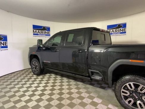Used 2023 GMC Sierra 2500 AT4 w/ AT4 Premium Plus Package AWD/4WD image 8