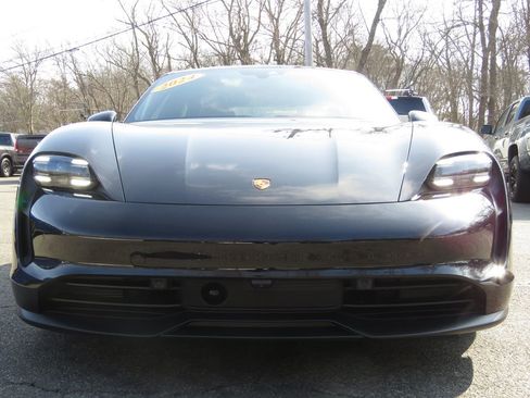 Used 2024 Porsche Taycan image 2