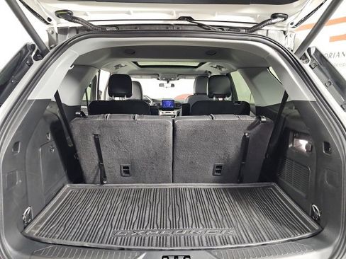 Used 2023 Ford Explorer XLT w/ Equipment Group 202A image 28