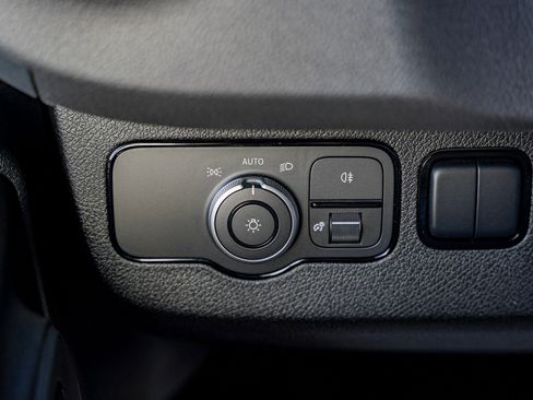 Used 2025 Mercedes-Benz Sprinter 2500 image 17