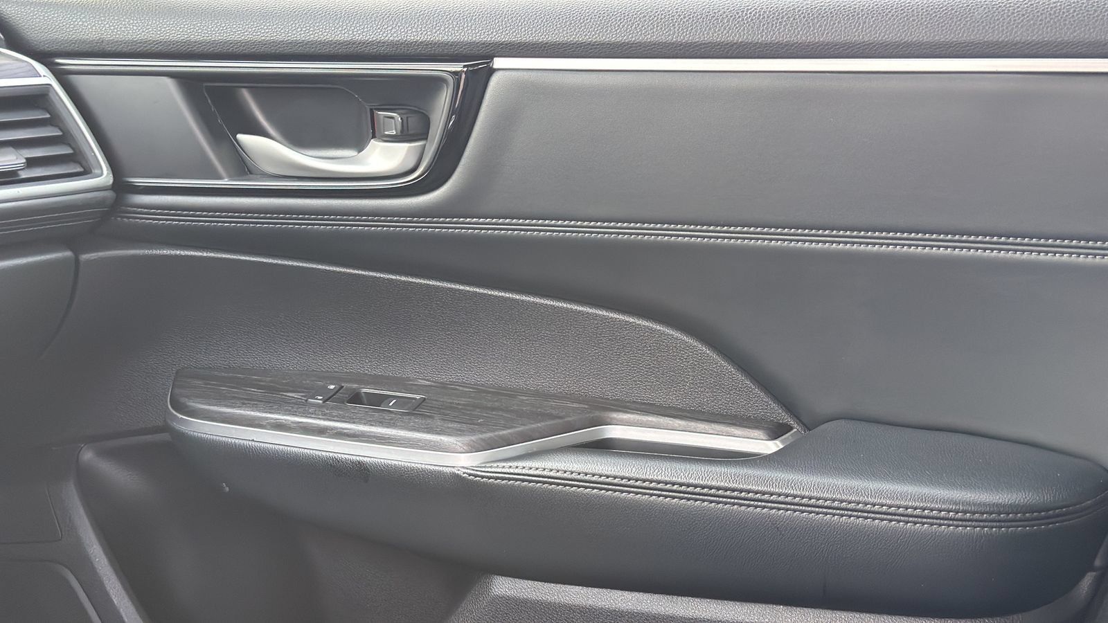 Used 2018 Honda Clarity Plug-In Hybrid image 21