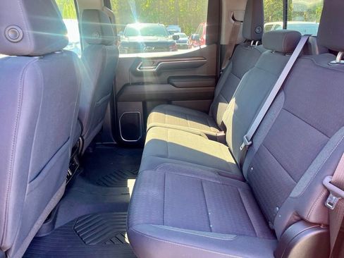Used 2022 Chevrolet Silverado 1500 LT AWD/4WD image 21