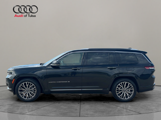 Used 2023 Jeep Grand Cherokee L Summit AWD/4WD image 2