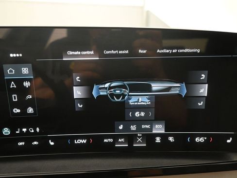 Used 2025 Audi Q6 e-tron Premium Plus w/ Premium Plus AWD/4WD image 17