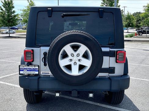 Used 2015 Jeep Wrangler Sport w/ Quick Order Package 23S AWD/4WD image 5