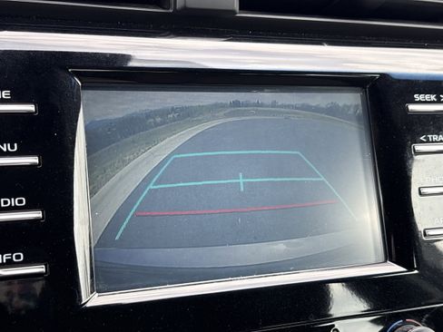 Used 2018 Toyota Camry LE image 23