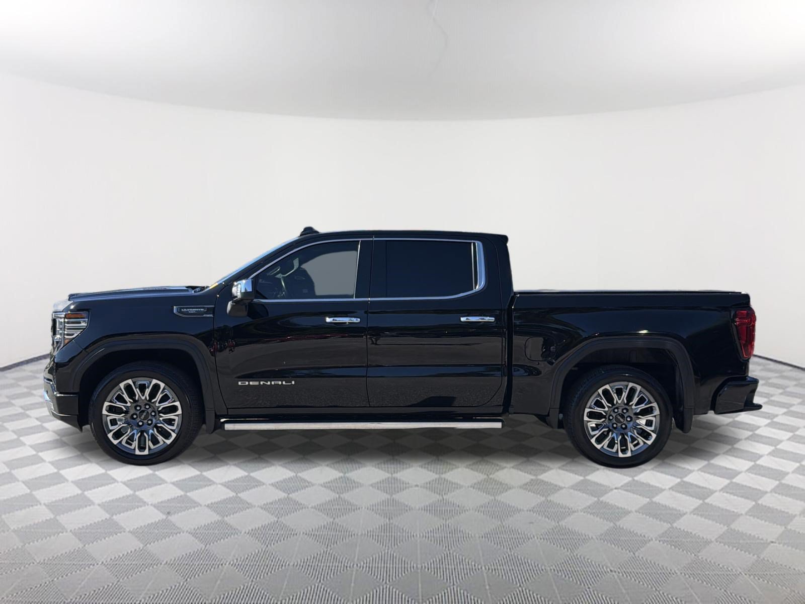 Used 2023 GMC Sierra 1500 Denali Ultimate AWD/4WD image 9