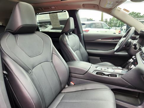 Used 2025 INFINITI QX60 Sensory w/ Cargo Package AWD/4WD image 16