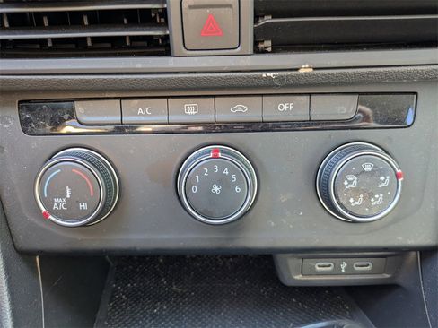 Used 2024 Volkswagen Jetta S image 19