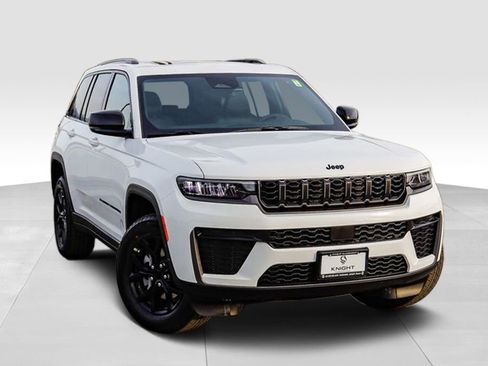 New 2026 Jeep Grand Cherokee Altitude image 2