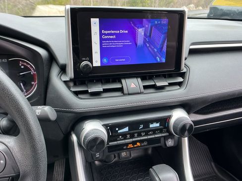 Used 2024 Toyota RAV4 LE image 16