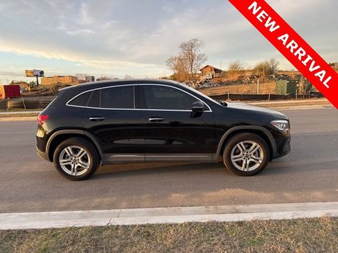 Used 2021 Mercedes-Benz GLA 250 4MATIC image 2