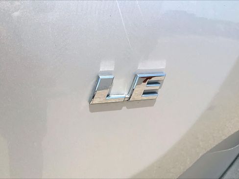 Used 2014 Toyota RAV4 LE FWD image 9