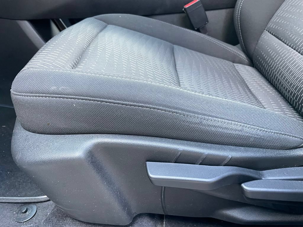 Used 2025 Chevrolet Equinox LT FWD image 11