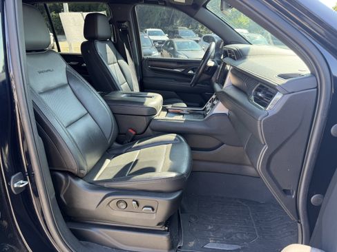 Used 2022 GMC Yukon Denali AWD/4WD image 11