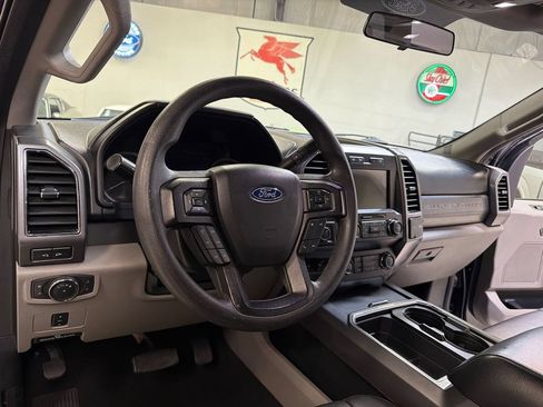 Used 2019 Ford F250 XLT w/ XLT Premium Package AWD/4WD image 27