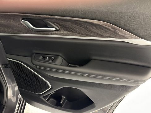 Used 2022 Jeep Grand Cherokee Limited w/ Trailer Tow Prep Group (B) image 39