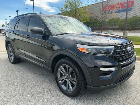 Used 2023 Ford Explorer XLT w/ Equipment Group 202A AWD/4WD image 2