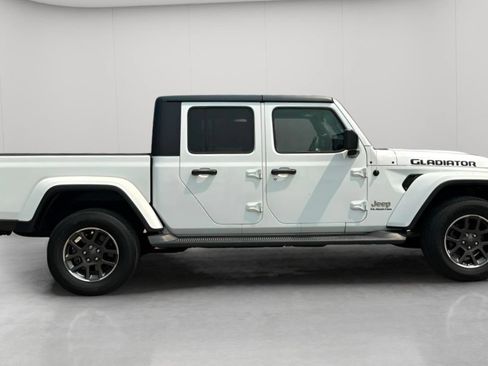 Used 2020 Jeep Gladiator Overland AWD/4WD image 4