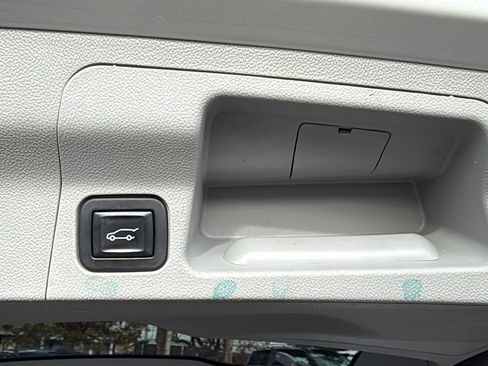 Used 2020 GMC Acadia SLT image 27