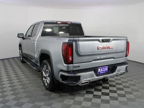 New 2026 GMC Sierra 1500 SLT image 25