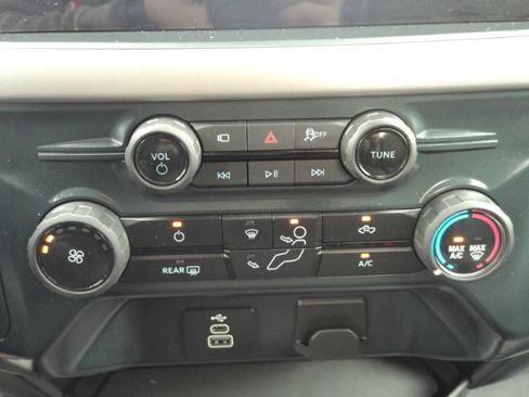 Used 2025 Ford F150 XL w/ Equipment Group 103A High RWD image 29