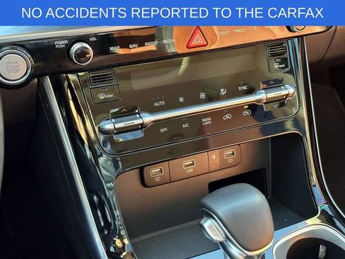Used 2022 Kia Carnival SX Prestige image 27