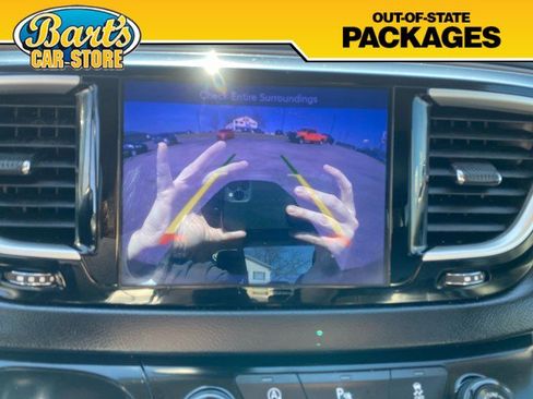 Used 2017 Chrysler Pacifica Touring-L image 32