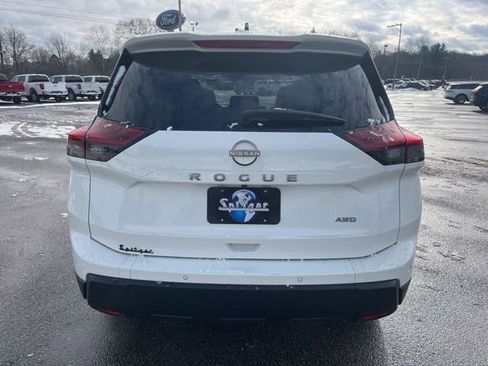 Used 2024 Nissan Rogue S image 7