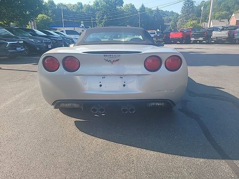 Used 2006 Chevrolet Corvette Convertible w/ Preferred Equipment Group image 4