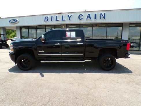 Used 2019 Chevrolet Silverado 2500 High Country w/ Duramax Plus Package AWD/4WD image 4