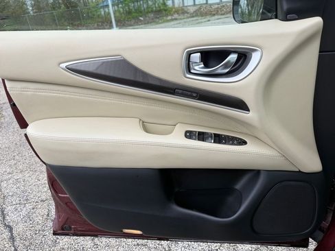 Used 2019 INFINITI QX60 Luxe w/ Essential Package image 21