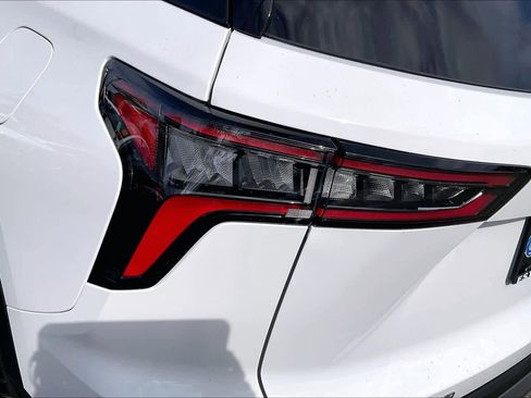 Certified 2025 Chevrolet Equinox LT w/ Safety and Technology Package image 28