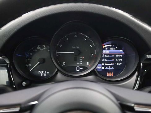 Certified 2023 Porsche Macan image 24