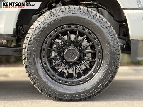 Used 2025 Ford F350 Lariat w/ Black Appearance Package AWD/4WD image 14