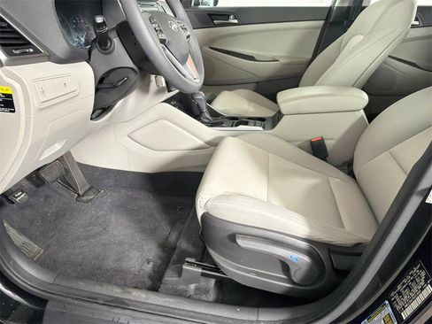Used 2017 Hyundai Tucson SE image 9