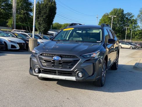 Used 2025 Subaru Outback Limited AWD/4WD image 3