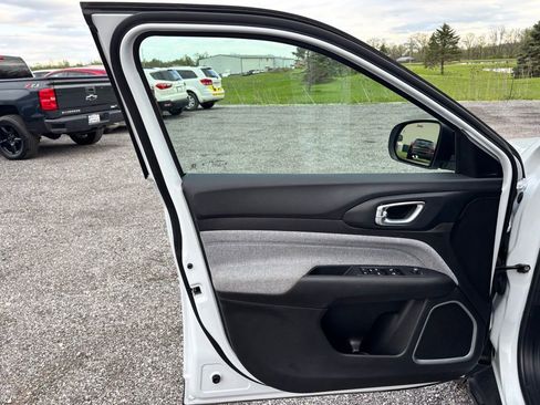 Used 2024 Jeep Compass Sport AWD/4WD image 7