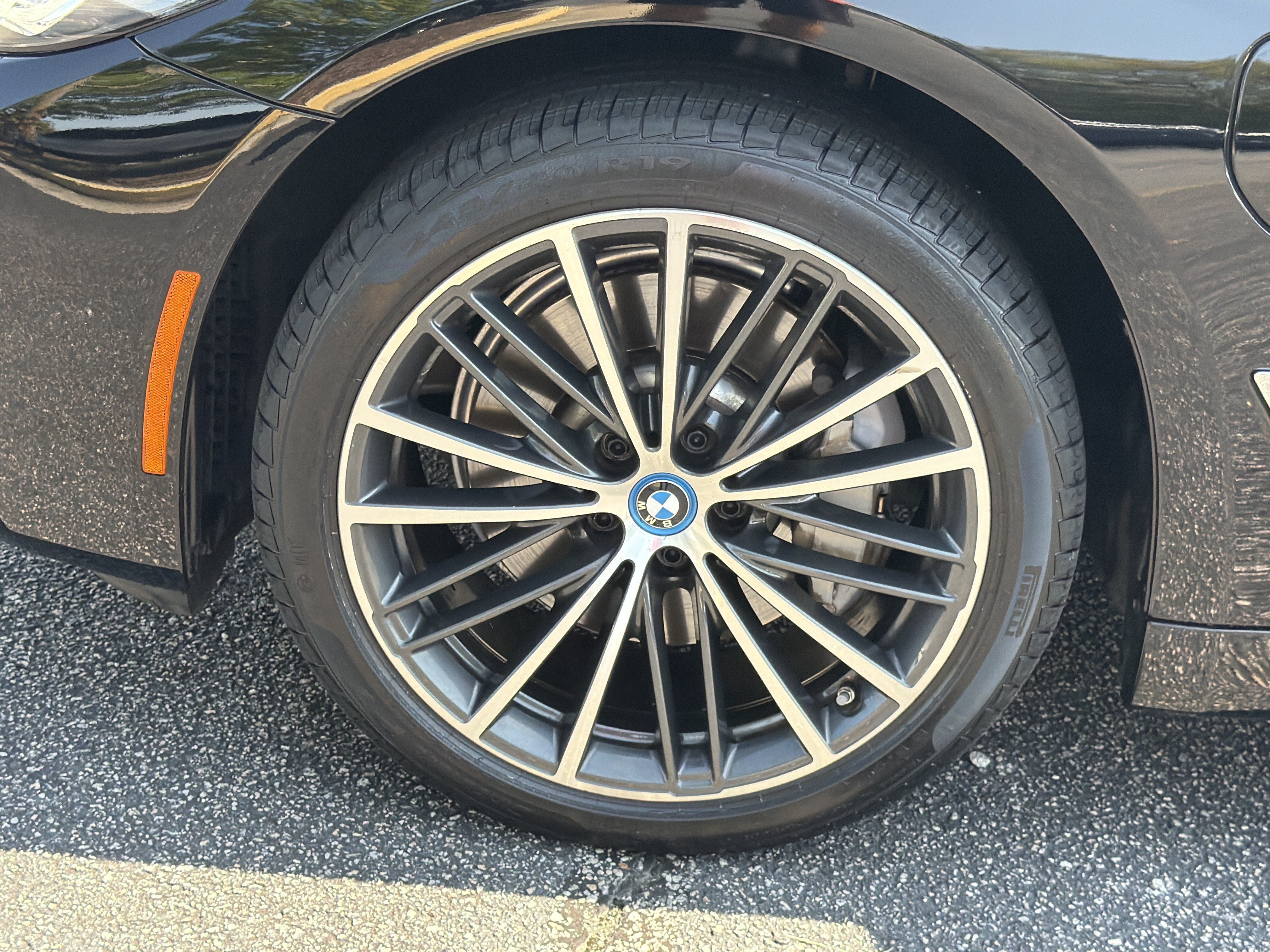 Certified 2023 BMW 530e xDrive w/ Premium Package AWD/4WD image 29
