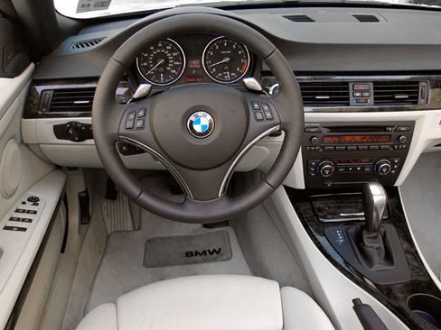 Used 2010 BMW 328i Convertible RWD image 4
