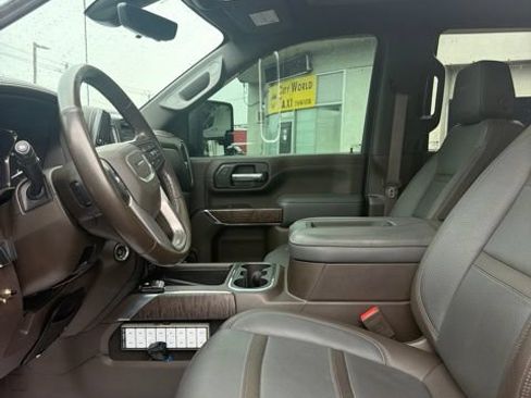 Used 2021 GMC Sierra 2500 Denali w/ Denali Black Diamond Edition AWD/4WD image 14