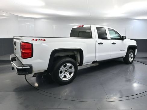 Used 2018 Chevrolet Silverado 1500 Custom w/ Custom Value Package AWD/4WD image 4