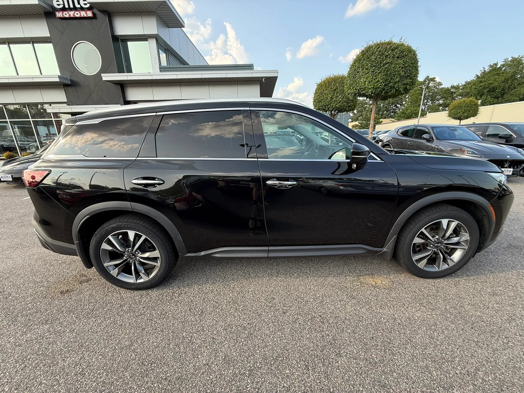 Used 2023 INFINITI QX60 Luxe w/ Cargo Package AWD/4WD image 8