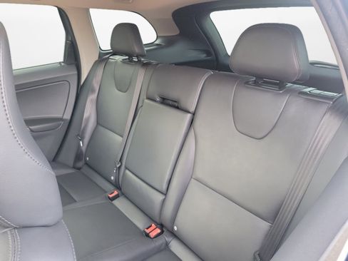 Used 2017 Volvo XC60 T6 Inscription w/ Preferred Option Package image 14