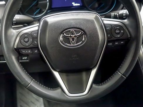 Certified 2022 Toyota Venza XLE image 14
