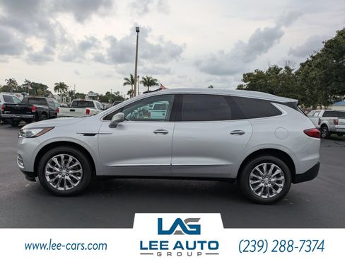 Used 2020 Buick Enclave Essence w/ Sound and Sites Package FWD image 6